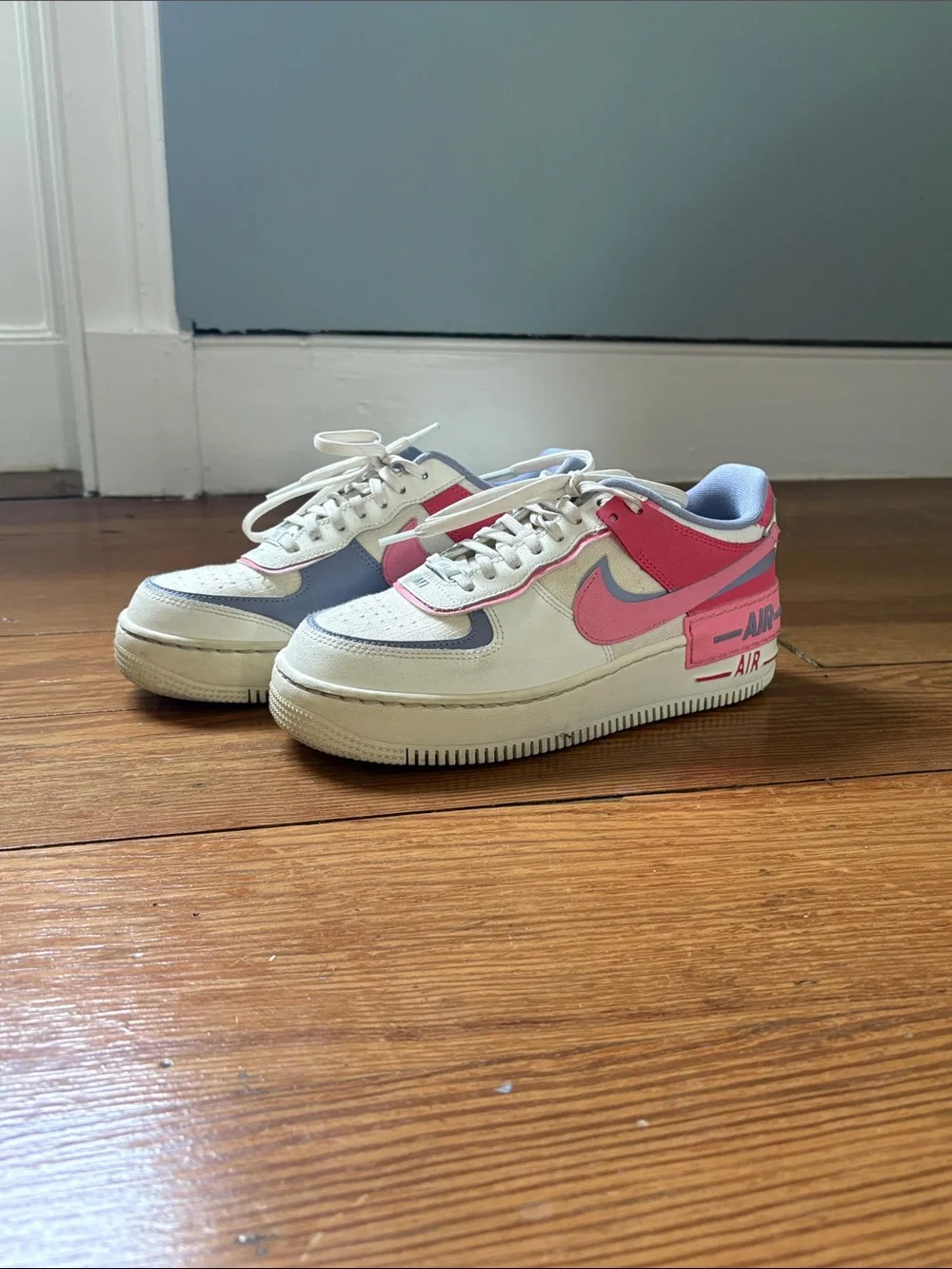 Nike Kids Low-Top Sneakers in White, Pink, Lavender